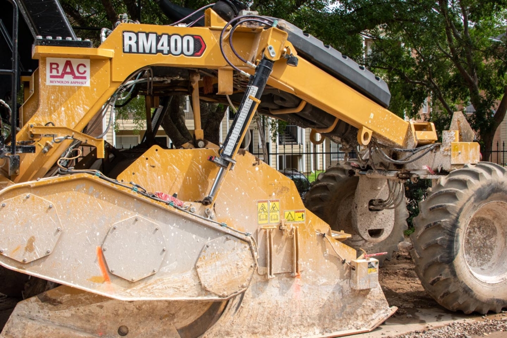 Road scraper machine • Photo by Mary-Ann Zykin